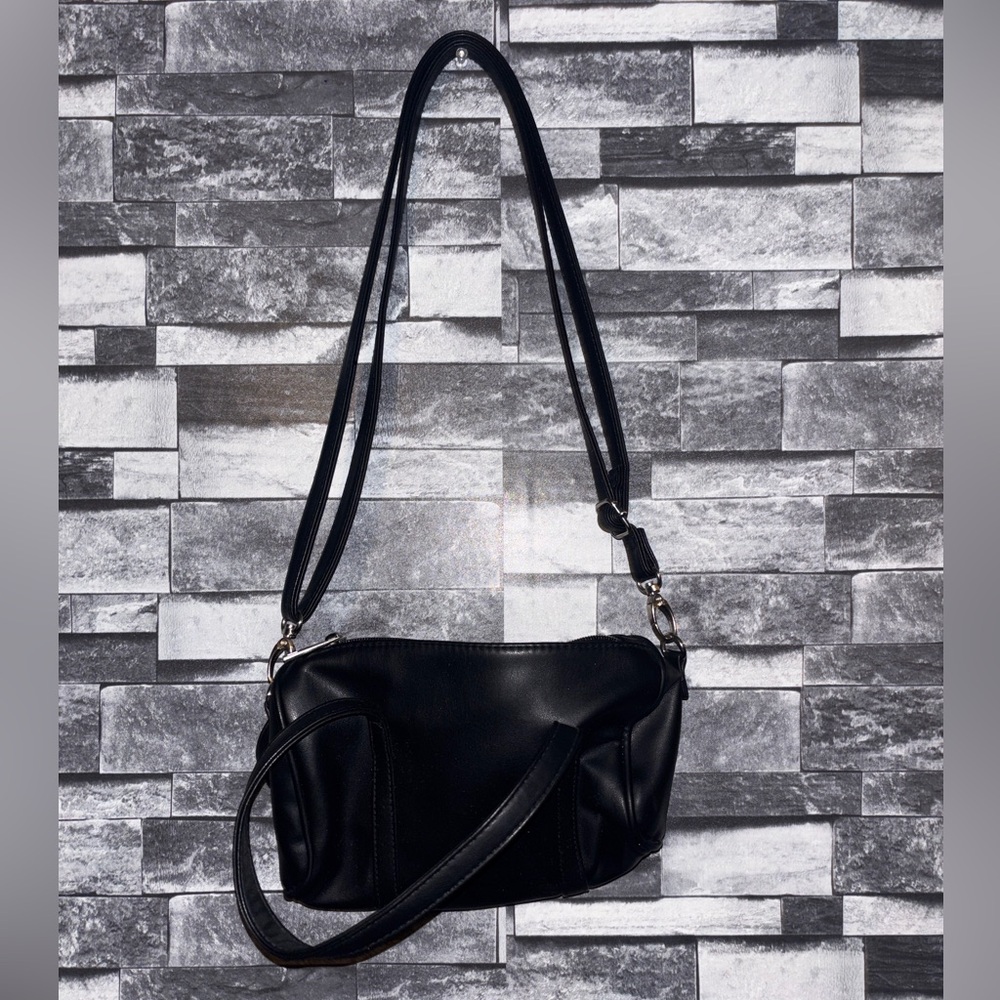 Sleek Black Crossbody Bag